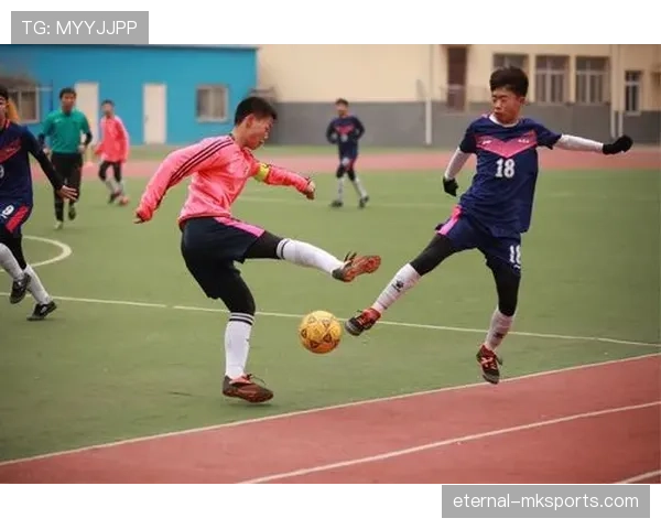 穆西亚拉如何在高强度足球生涯中兼顾学业与运动:揭秘天才少年的双重平衡之道 穆西亚拉如何在高强度足球生涯中兼顾学业与运动:揭秘天才少年的双重平衡之道