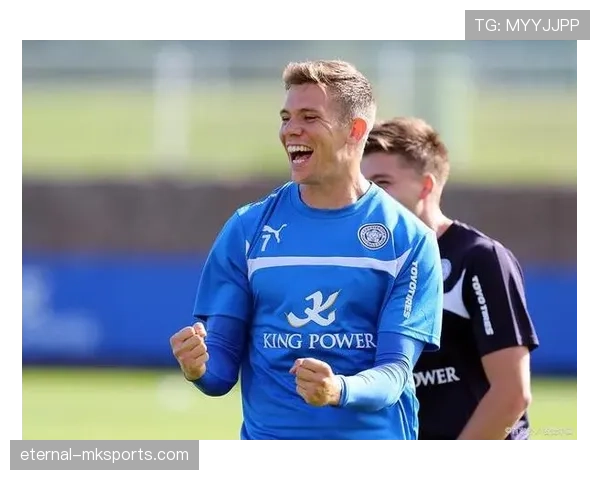 英超裁判雷吉·沃尔顿近期执法表现稳健