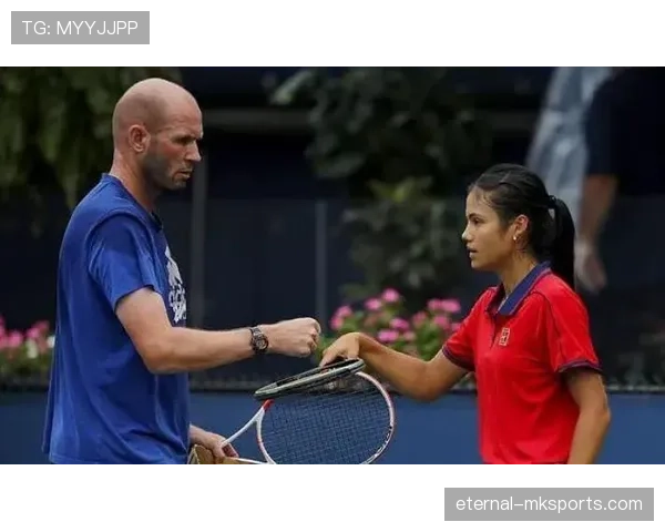 石宇奇拎着比我房租还贵的行李箱，我这是活在同一个地球吗